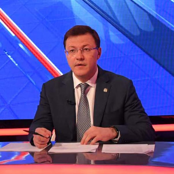 Дмитрий Азаров